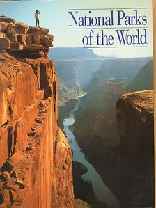 Giuseppe Grazzini - National Parks of the World [antikvár]