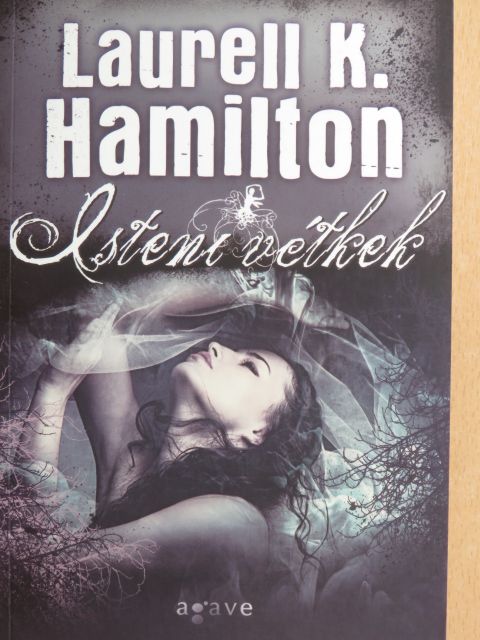 Laurell K. Hamilton - Isteni vétkek [antikvár]