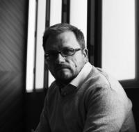 Kolozsi László